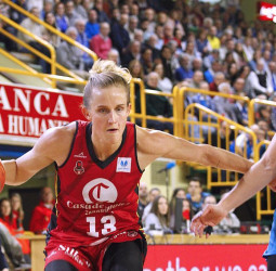 El Casademont Zaragoza tiñe de rojo el liderato de la LF Endesa