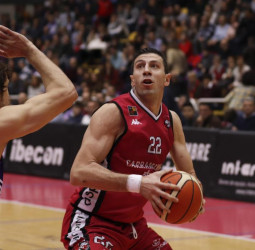 Carramimbre CBC Valladolid y Delteco Gipuzkoa Basket, colíderes