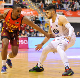 UCAM, con 53 puntos entre Taylor y Webb, consolida su posición (91-72)