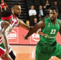 El Armani Milán, en conversaciones con Toney Douglas
