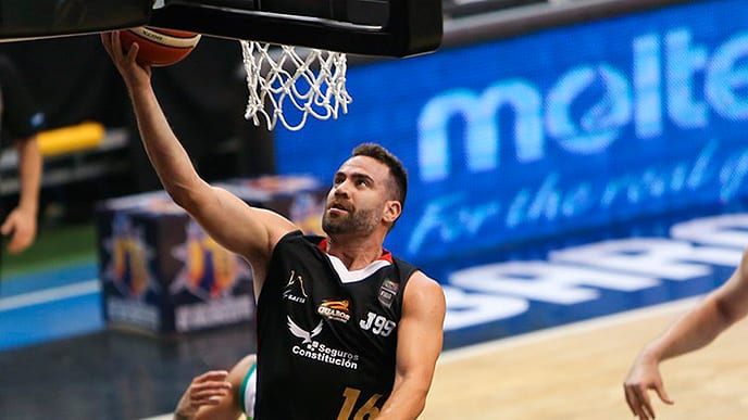 Carlos Cabezas ficha por Regatas de Corriente