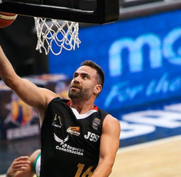Carlos Cabezas ficha por Regatas de Corriente