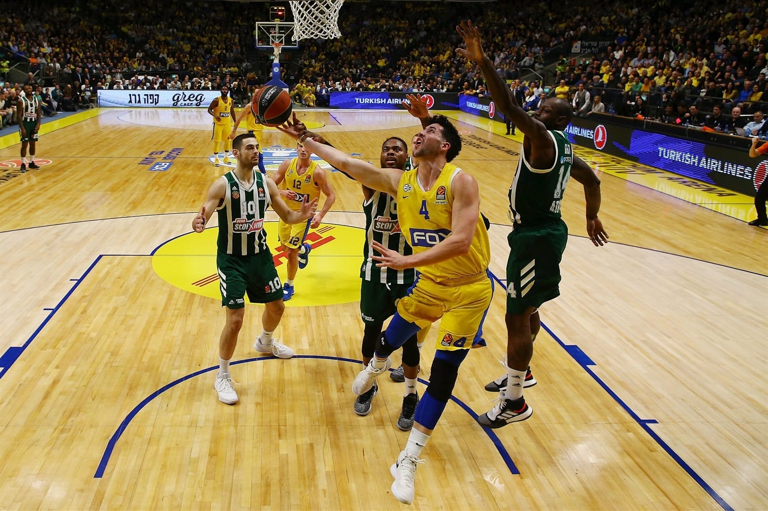 Angelo Caloiaro, dos temporadas más en el Maccabi