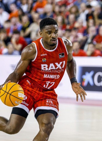 El Congost empuja al BAXI Manresa hacia la segunda victoria, 79-58