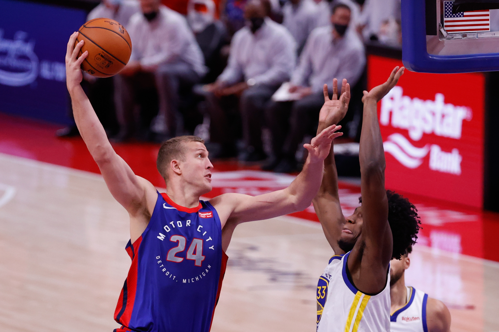 Mason Plumlee apunta a los Brooklyn Nets
