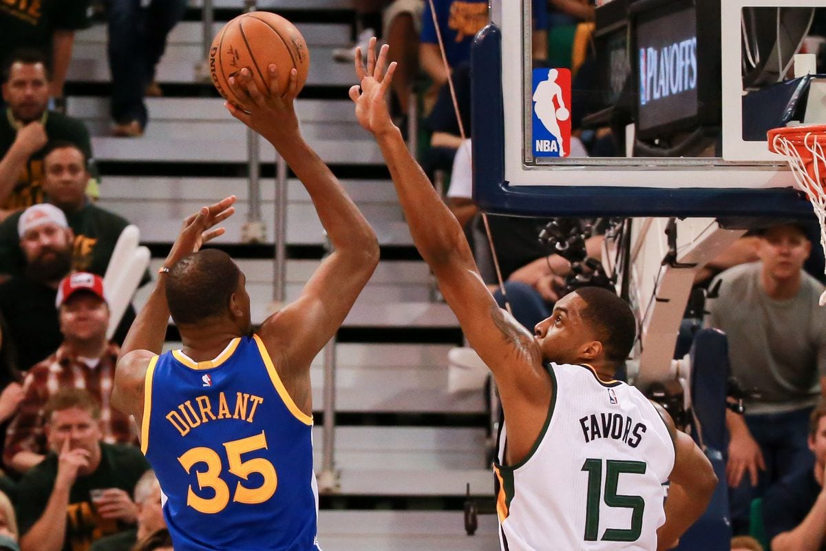 [4-0] Los Warriors, sin contemplaciones ante los Utah Jazz (95-121)