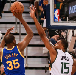 [4-0] Los Warriors, sin contemplaciones ante los Utah Jazz (95-121)