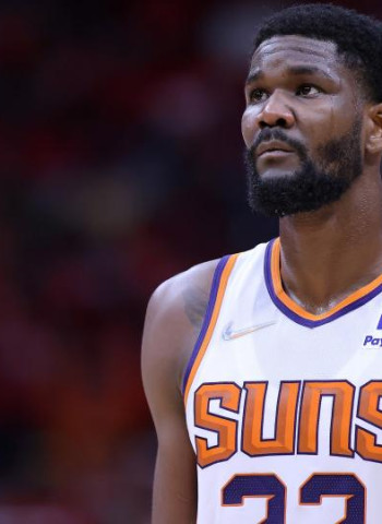 Muchos equipos atentos a lo que decide los Suns sobre Deandre Ayton