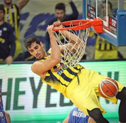 Ahmet Duverioglu, tres años más en el Fenerbahce
