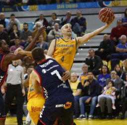 Mejora tu técnica individual con el Herbalife Gran Canaria: hoy, la bandeja