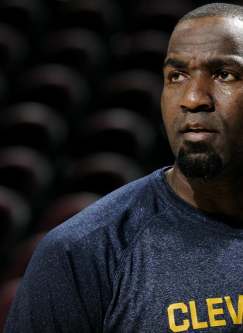 Los Cavaliers cortan a Kendrick Perkins