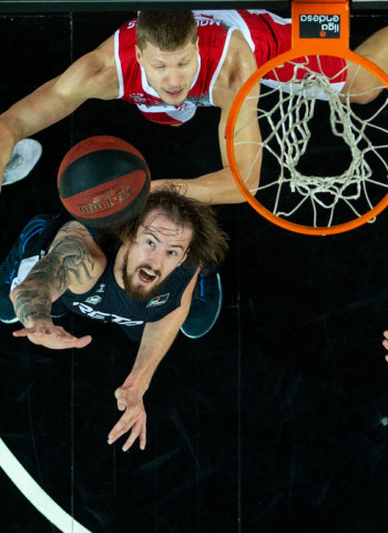 RETAbet Bilbao Basket mira hacia arriba (92-80)