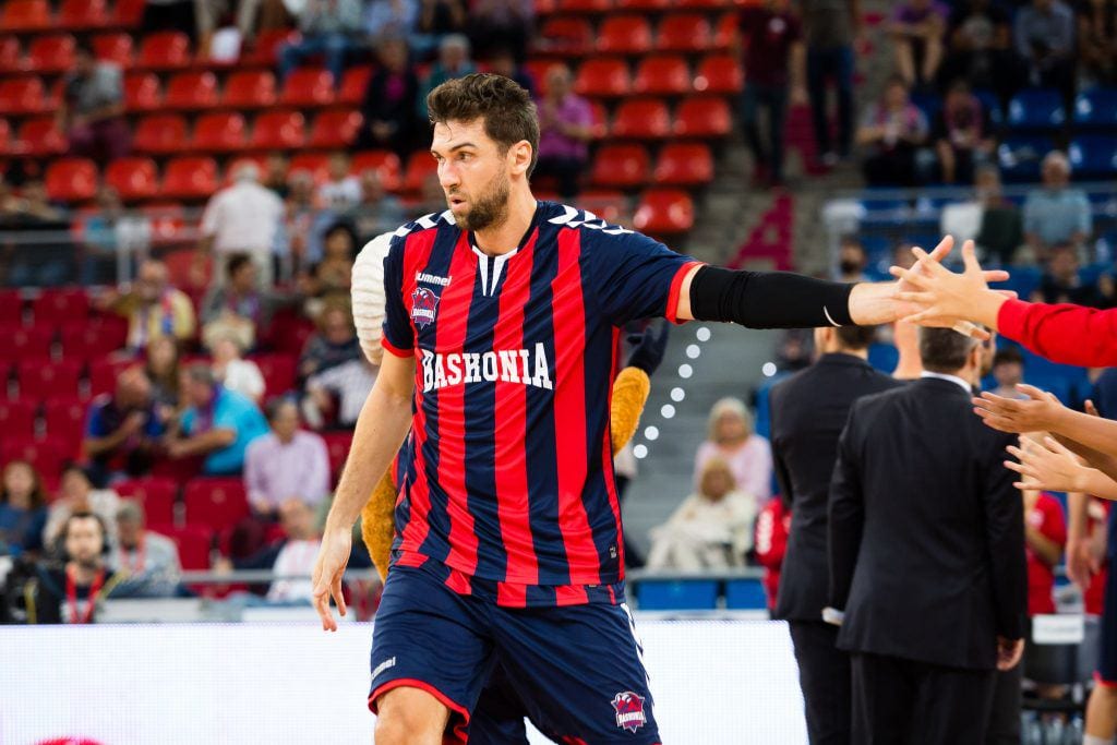 Andrea Bargnani deja de ser jugador baskonista