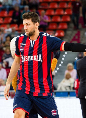 Andrea Bargnani deja de ser jugador baskonista