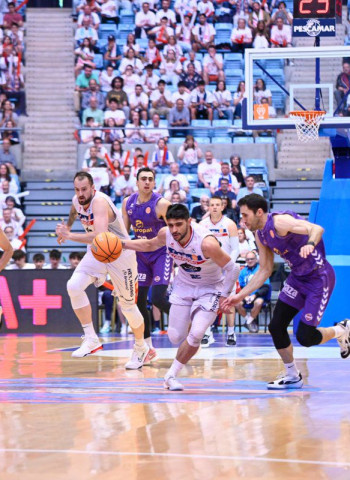 Monbus Obradoiro suma el 1 a 0 en un partido disputado hasta el último momento (87-83)