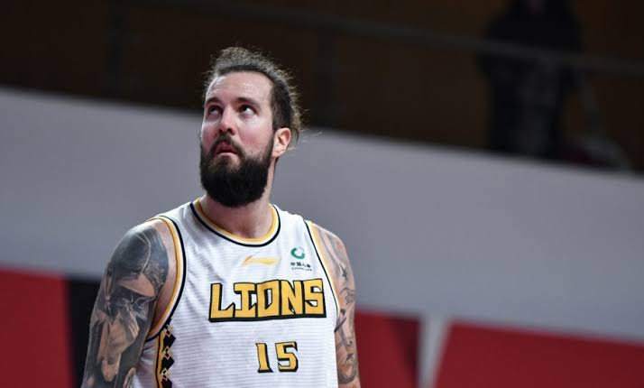 El Marousi negocia la contratación de Miroslav Raldujica