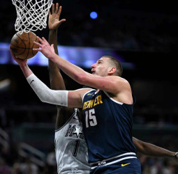 Nuevo triple-doble de Jokic, nueva victoria de los Nuggets, 113-100