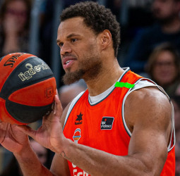 Justin Anderson extiende su contrato hasta final de temporada