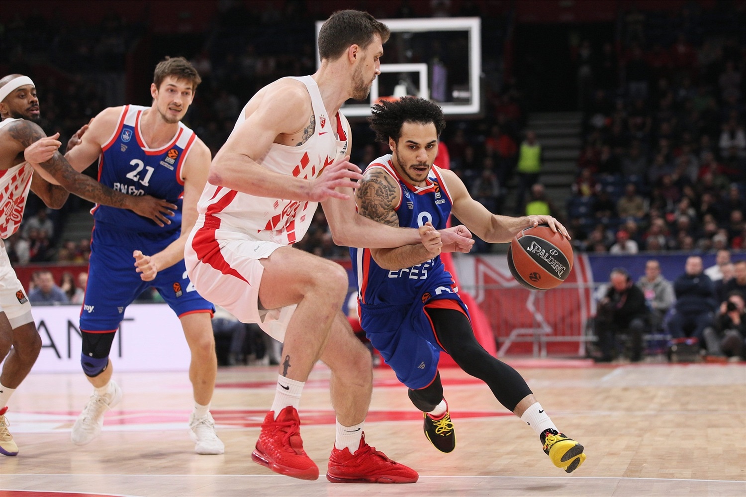 El Estrella Roja no puede parar la racha del líder (78-85)