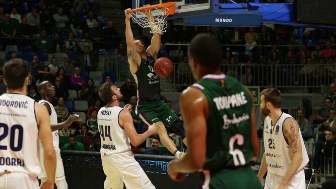 Díaz guía al Unicaja a una importante victoria (84-75)