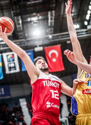 Anadolu Efes negocia el fichaje de Ahmet Tuncer