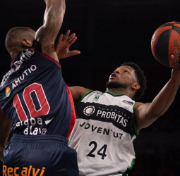 Andrés Feliz comanda la victoria del Joventut en el Buesa, 78-81