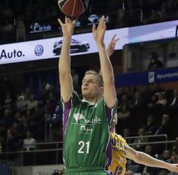 Victoria ante UCAM Murcia ya van 6 seguidas para Unicaja (78-67)