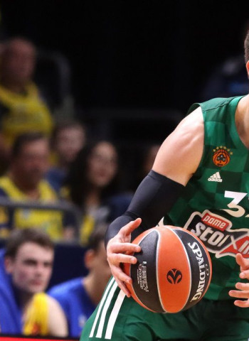 Maccabi y Estrella Roja, atentos a Mateusz Ponitka