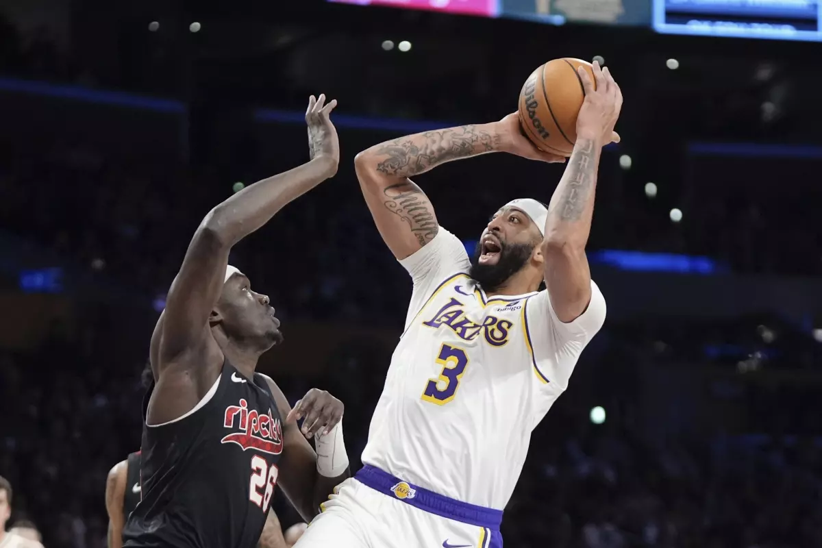 El mejor D’Angelo Russell comanda a los Lakers