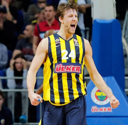 Jan Vesely, principal jugador del Fenerbahce a seguir por Baskonia