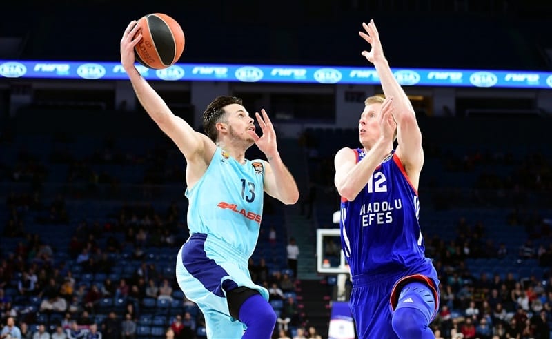 El Barcelona refuerza su confianza a costa del último clasificado (83-107)