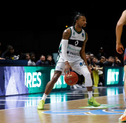 Con derrota, el Joventut compite de tú a tú con el Paris Basketball, 89-82