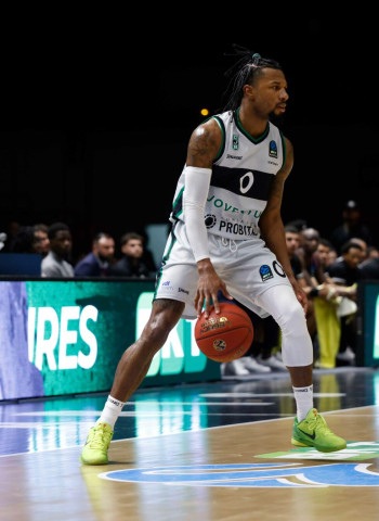 Con derrota, el Joventut compite de tú a tú con el Paris Basketball, 89-82