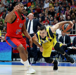 El Barcelona negocia con Kostas Sloukas