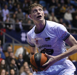 Tres jugadores del Monbus Obradoiro representarán a sus selecciones en las ventanas FIBA