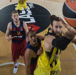 El Fenerbahce asalta el Palau Blaugrana (72-73)