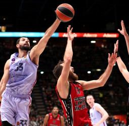 Al Barça se escapa la primera plaza (75-70)