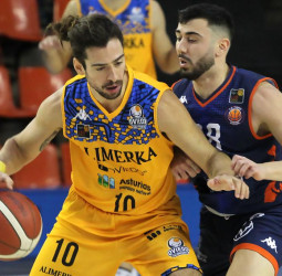 El círculo de la triple jornada se cierra con cinco plenos en juego