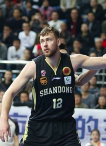 Los San Antonio Spurs fichan a Donatas Motiejunas