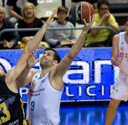 El Real Madrid acaba con la sequía en La Hamburguesa a base de defensa (74-84)