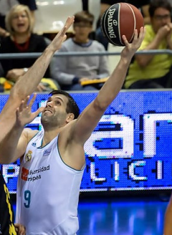 El Real Madrid acaba con la sequía en La Hamburguesa a base de defensa (74-84)