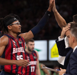Moneke reactiva al Baskonia en el derbi vasco (92-72)