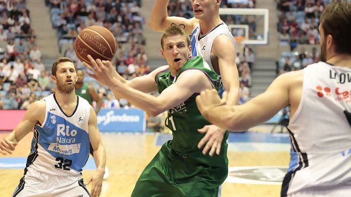 El Unicaja no entiende de resacas (70-78)