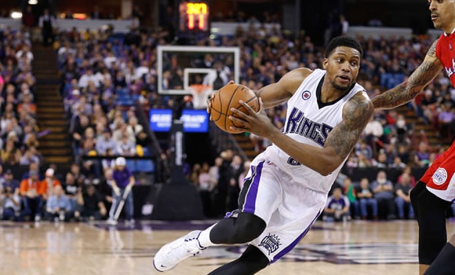 Rudy Gay, a los San Antonio Spurs