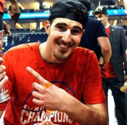 Los Milwaukee Bucks, muy interesados en Nando de Colo