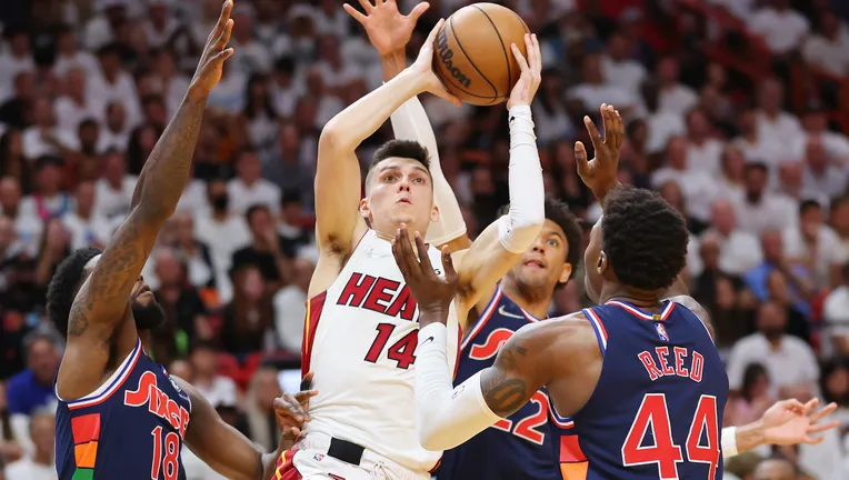 [1-0] Los Heat vencen sin problemas a unos Sixers sin argumentos (92-106)