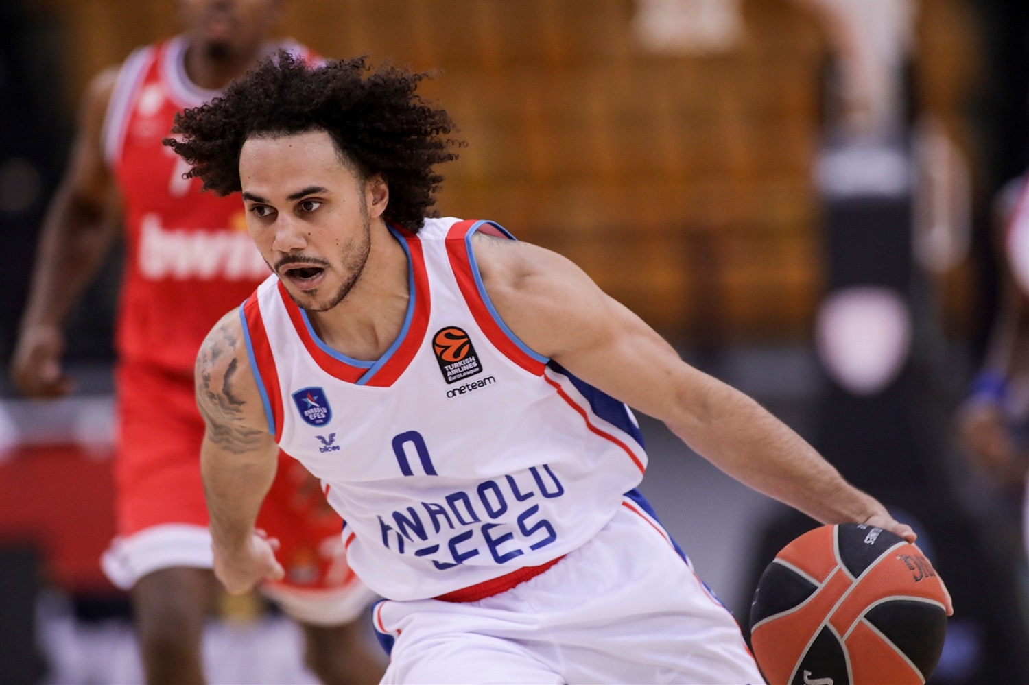 El Anadolu Efes le ofrece la renovación a Shane Larkin, con otros equipos al acecho por el jugador