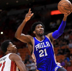 La federación francesa mantiene contactos con Joel Embiid