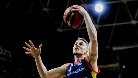 Tomasz Gielo refuerza el juego interior del Casademont Zaragoza