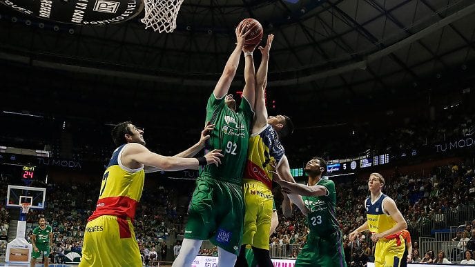 Contundente victoria del Unicaja ante un rival directo por el Playoff (93-69)